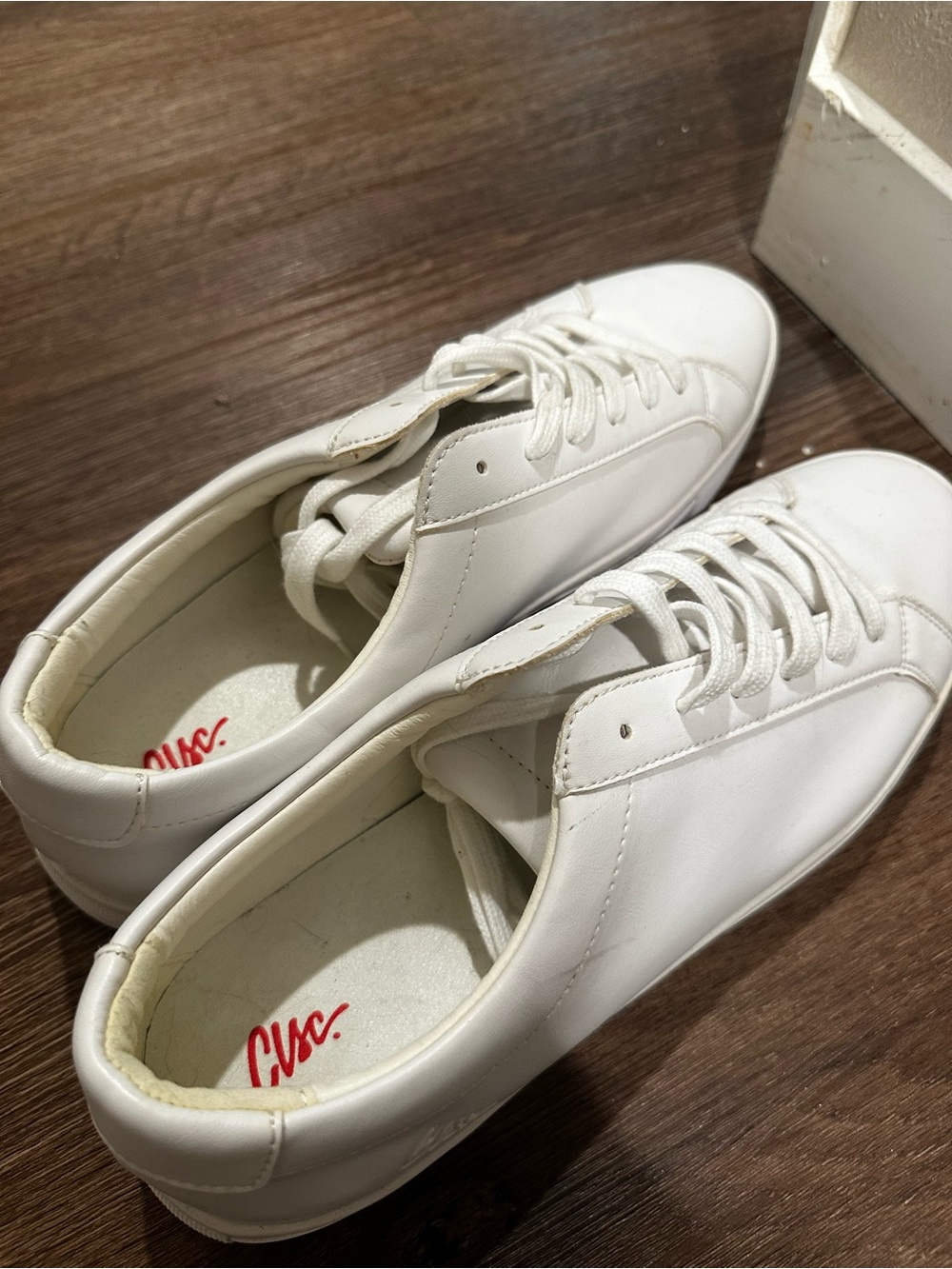 Men's Classic White Low-Top Sneakers - Clean Leather Look